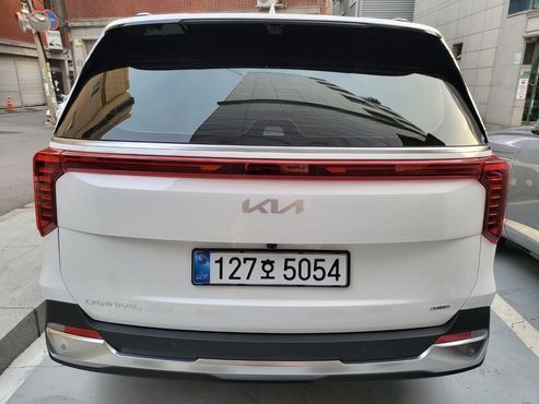 Kia Carnival HEV 7seater Signature — пробег 1 700 км — фото 4 из 5