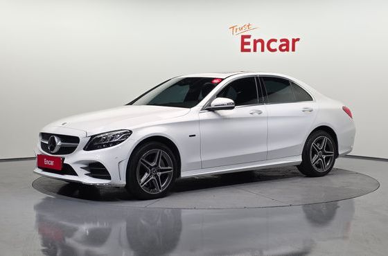 Mercedes-Benz C-Class C300e 4MATIC AMG Line — пробег 71 555 км — фото 1 из 5