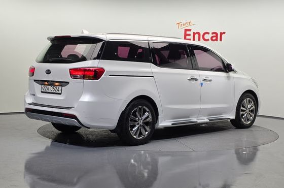 Kia Carnival 9-seater Prestige — пробег 174 338 км — фото 2 из 5