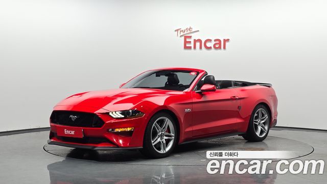 Ford Mustang GT Convertible — пробег 69 229 км — фото 1 из 5