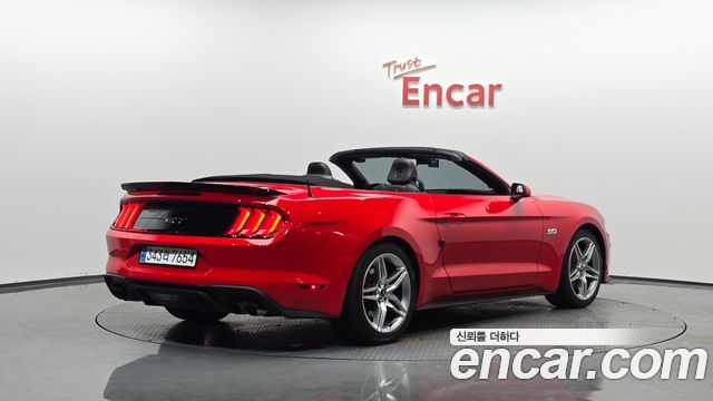 Ford Mustang GT Convertible — пробег 69 229 км — фото 2 из 5