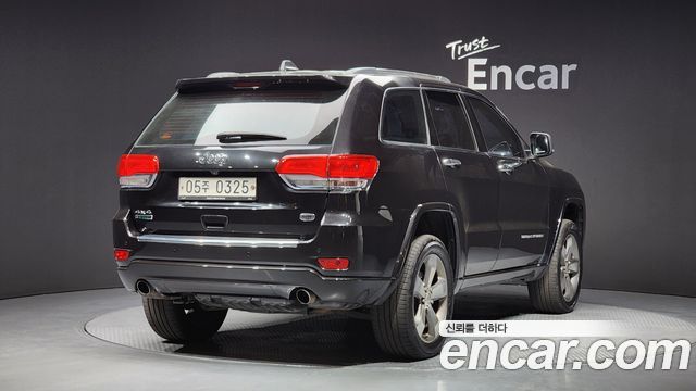 Jeep Cherokee 3.0 Diesel Overland WK2 — пробег 256 225 км — фото 2 из 5
