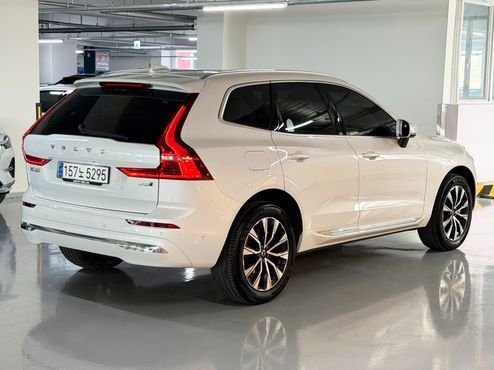 Volvo XC60 B5 Ultra Bright — пробег 9 750 км — фото 2 из 5