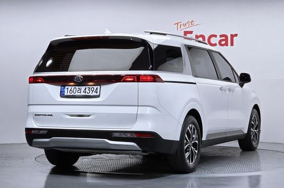 Kia Carnival 9-Seater Prestige — пробег 94 737 км — фото 2 из 5