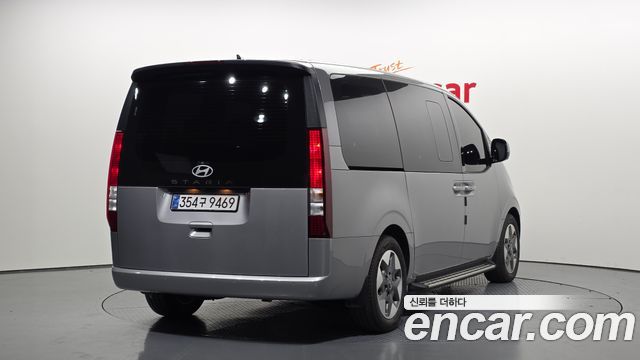 Hyundai Staria Tourer 9-Seater Modern — пробег 16 207 км — фото 2 из 5