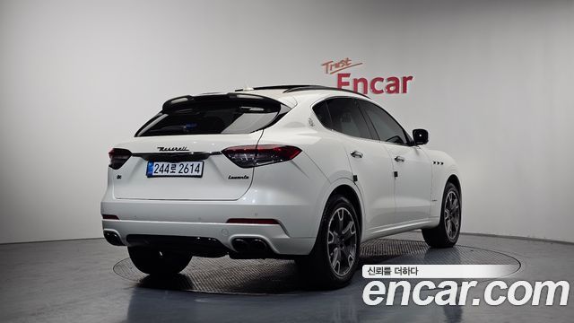 Maserati Levante из Кореи Encar