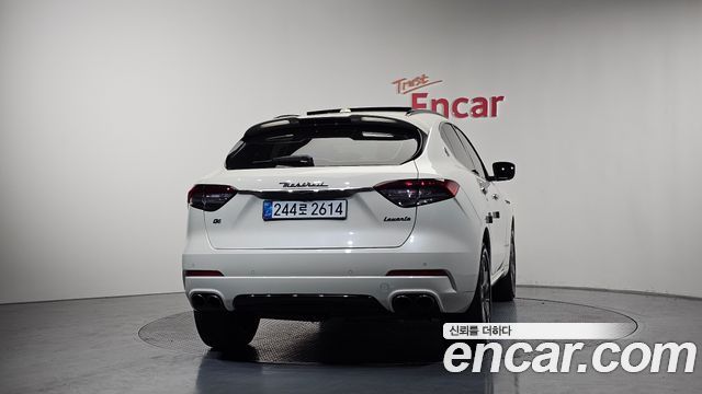 Maserati Levante из Кореи Encar
