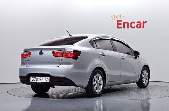 Kia pride 1.6 GDI Sedan Luxury — пробег 83 812 км — фото 2 из 5