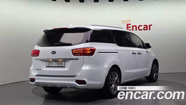Kia Carnival 9-Seater Prstige — пробег 180 784 км — фото 2 из 5