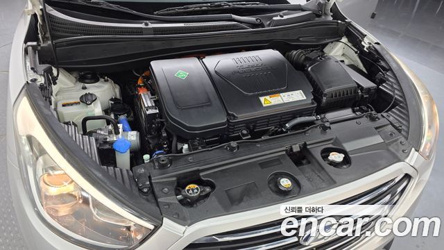 Hyundai Tucson Hydrogen(Fuel Cell) 2WD — пробег 48 763 км — фото 5 из 5