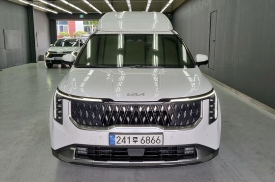 Kia Carnival Gasoline 9-Seater Hi Limousine Signature — пробег 59 000 км — фото 3 из 5