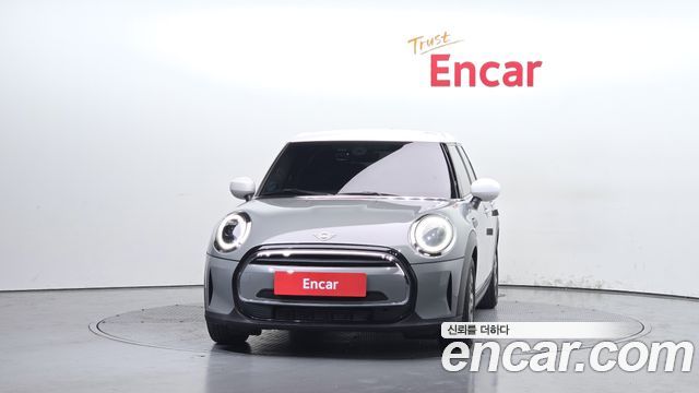 Mini Cooper 5Door Classic Third Generation — пробег 8 949 км — фото 3 из 5
