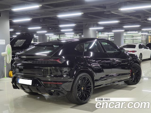 Lamborghini Urus из Кореи Encar