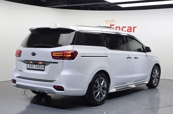 Kia Carnival 9-Seater Prstige — пробег 132 668 км — фото 2 из 5