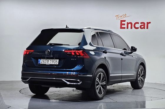 Volkswagen Tiguan 2.0 TDI 4-Motion Premium — пробег 105 722 км — фото 2 из 5
