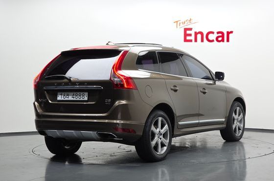 Volvo XC60 D5 AWD 1st — пробег 384 774 км — фото 2 из 5