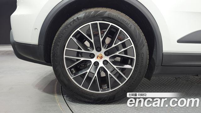 Porsche Macan Base — пробег 9 478 км — фото 5 из 5
