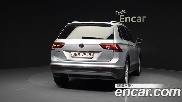 Volkswagen Tiguan 2.0 TDI Premium — пробег 167 695 км — фото 4 из 5