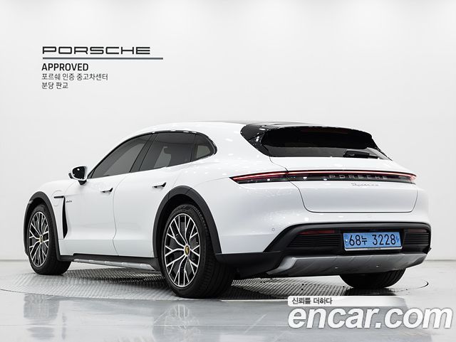 Porsche Taycan 4S Cross Turismo — пробег 31 820 км — фото 2 из 5