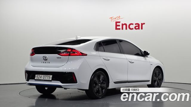 Hyundai Ioniq Q — пробег 169 839 км — фото 2 из 5