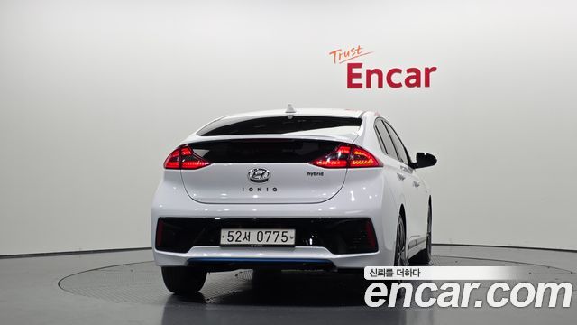 Hyundai Ioniq Q — пробег 169 839 км — фото 4 из 5