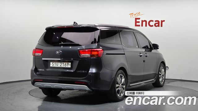 Kia Carnival из Кореи Encar