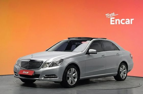 Mercedes-Benz E-Class E300 Elegance — пробег 31 336 км — фото 1 из 5