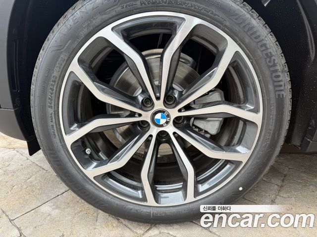 BMW X4 xDrive20i xLine — пробег 2 200 км — фото 5 из 5