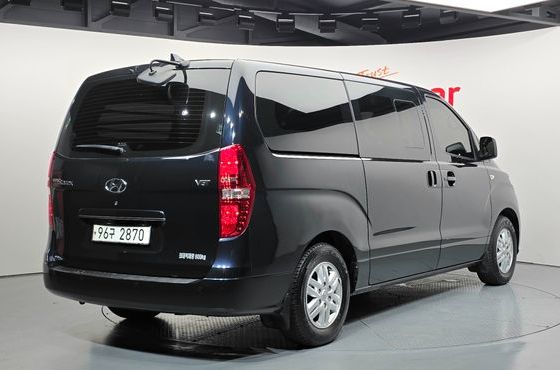 Hyundai Starex Van 5-Seater Modern — пробег 170 826 км — фото 2 из 5