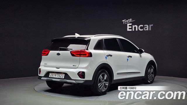 Kia Niro 1.6 HEV Prestige — пробег 77 931 км — фото 2 из 5