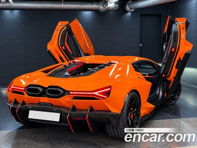Lamborghini Revuelto 6.5 V12 — пробег 620 км — фото 2 из 5