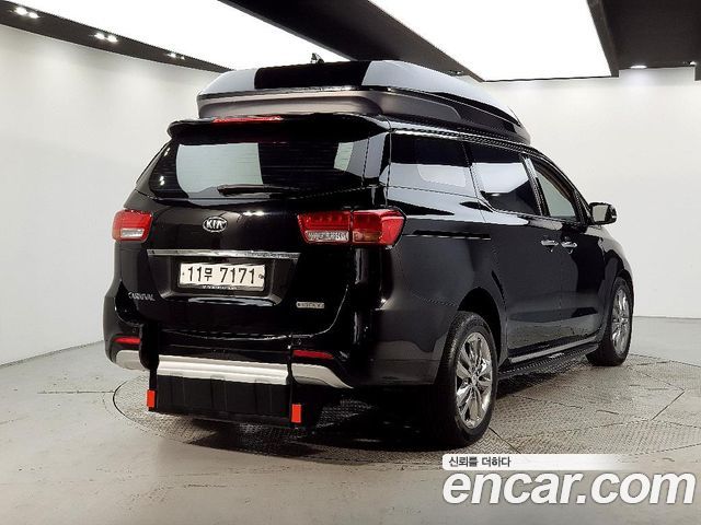 Kia Carnival 5-seater Wheelchair lift — пробег 83 430 км — фото 4 из 5