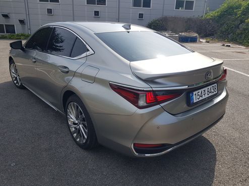 Lexus ES Executive — пробег 23 277 км — фото 2 из 5