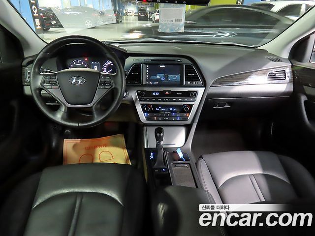 Hyundai Sonata 2.0 Premium — пробег 179 794 км — фото 5 из 5