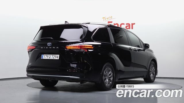 Toyota Sienna 2.5 Hybrid AWD — пробег 94 356 км — фото 2 из 5