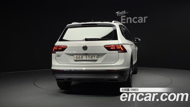 Volkswagen Tiguan 2.0 TDI Prestige — пробег 125 740 км — фото 4 из 5