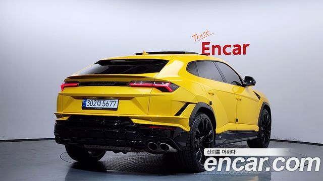 Lamborghini Urus из Кореи Encar