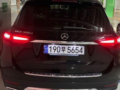 Mercedes-Benz GLE-Class GLE300d 4MATIC — пробег 17 000 км — фото 5 из 5