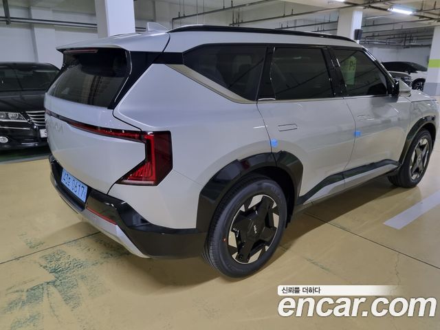 Kia EV5 Long Range 2WD Earth — пробег 1 400 км — фото 3 из 5