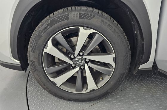 Lexus NX Supreme — пробег 139 779 км — фото 5 из 5