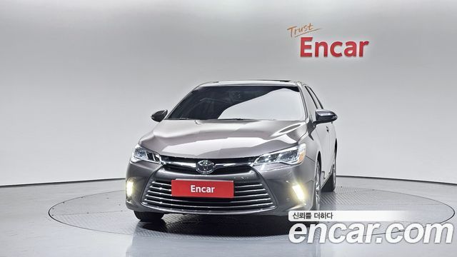 Toyota Camry 2.5 XLE — пробег 137 847 км — фото 3 из 5