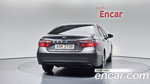 Toyota Camry 2.5 XLE — пробег 137 847 км — фото 4 из 5