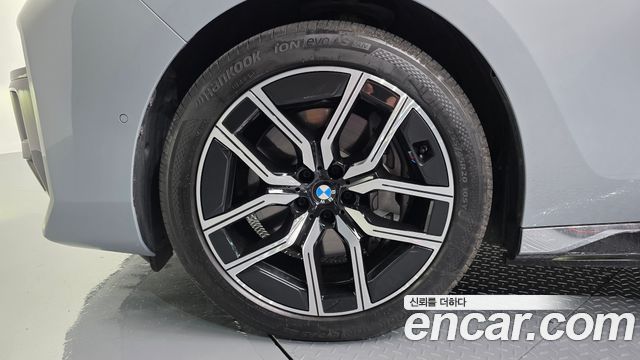 BMW i7 xDrive 60 M sport — пробег 20 555 км — фото 5 из 5