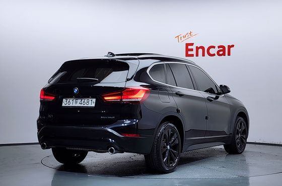 BMW X1 xDrive 20i Advantage — пробег 30 035 км — фото 2 из 5