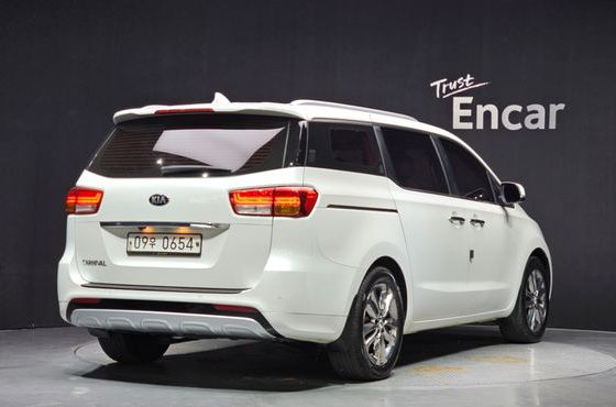 Kia Carnival 9-seater Prestige — пробег 170 618 км — фото 2 из 5