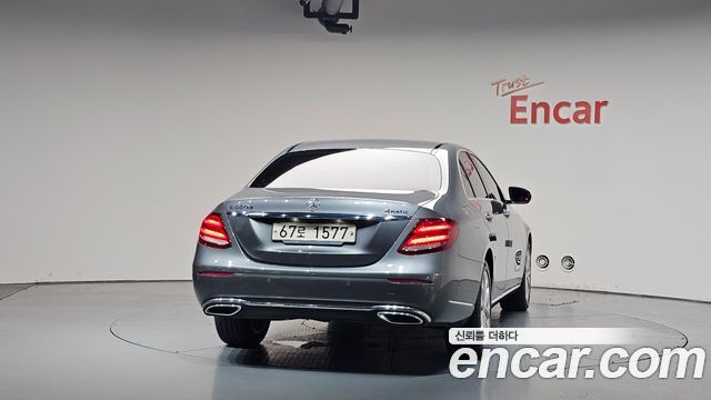 Mercedes-Benz E-Class из Кореи Encar