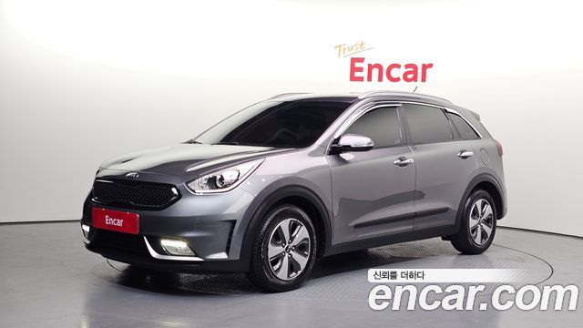 Kia Niro Prestige — пробег 134 336 км — фото 1 из 5