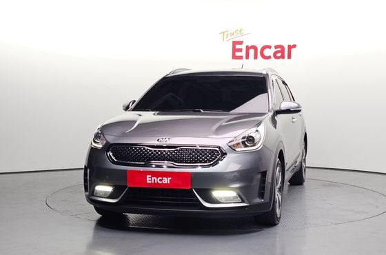 Kia Niro Prestige — пробег 134 336 км — фото 3 из 5