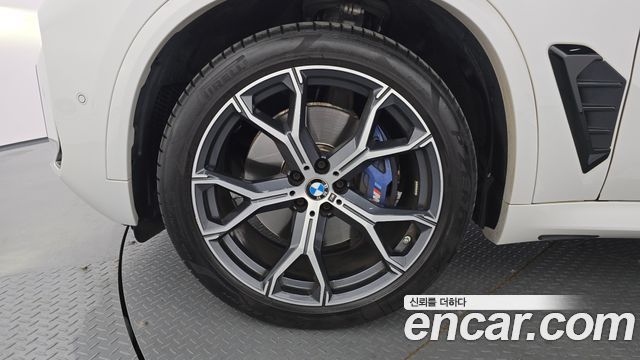 BMW X5 xDrive 40i M Sport — пробег 28 713 км — фото 5 из 5