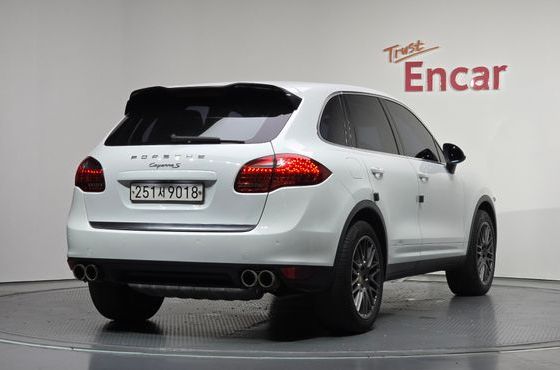 Porsche Cayenne 4.8 S 958 — пробег 178 484 км — фото 2 из 5